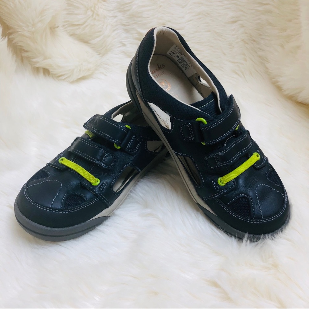 Clarks Mini Folk Navy Scandal boys Sz 12.5